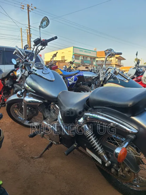 Suzuki Intruder 2018 Gray - 1