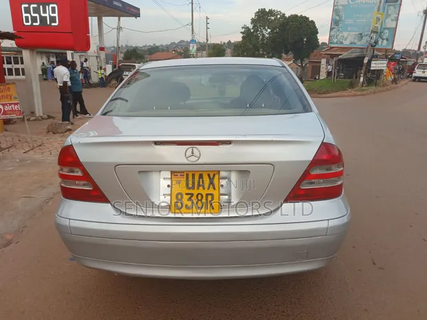 Mercedes-Benz C180 2003 Silver - 1