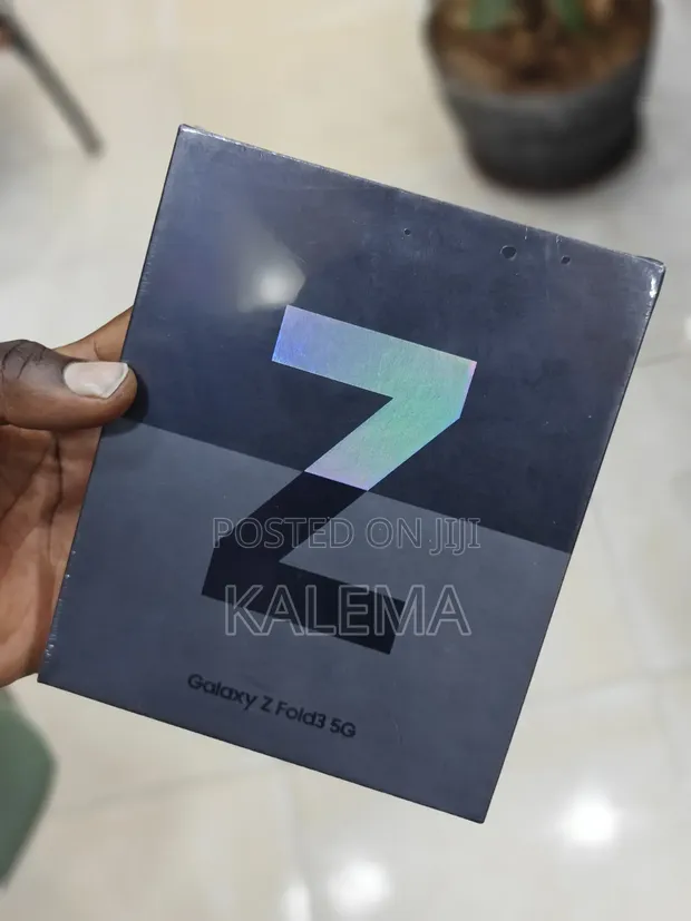 New Samsung Galaxy Z Fold 3 512GB Graphite - 1