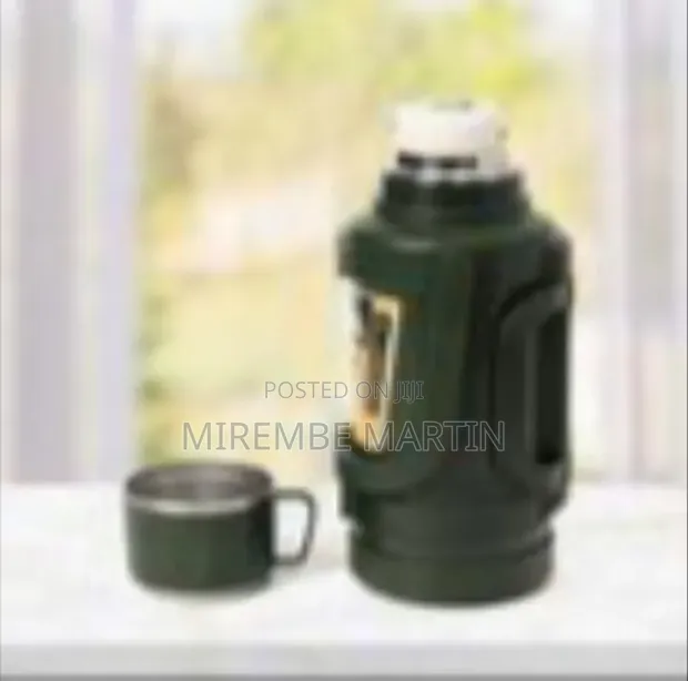 Double Wall Insulated Vacuum Flask with Handle - 1