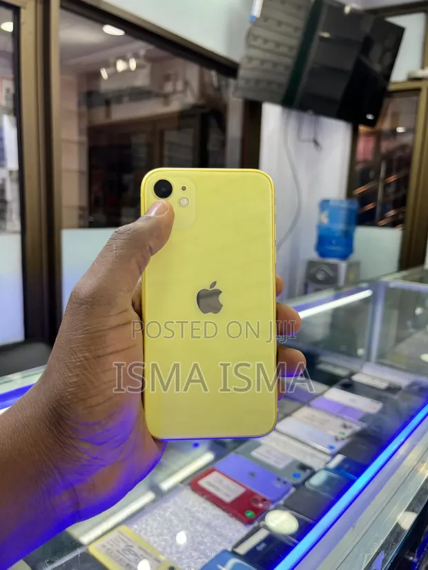 Apple iPhone 11 64GB Yellow - 1