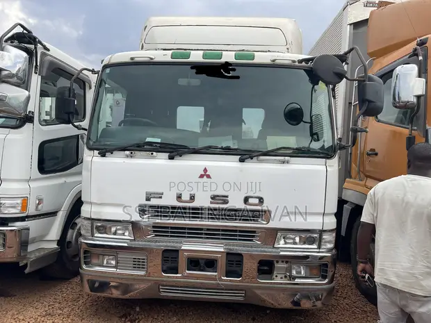 Mitsubishi Fuso Super Great 1996 White - 1