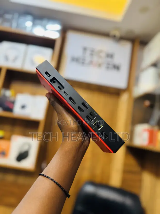 ThinkPad Universal Thunderbolt 4 Dock - 1