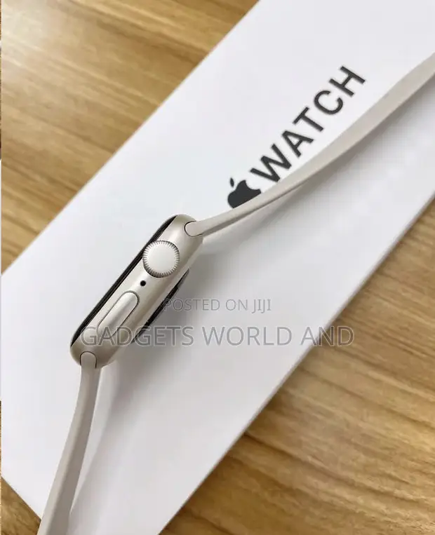 Apple Watch SE 3 40mm (UK Stock) - 1