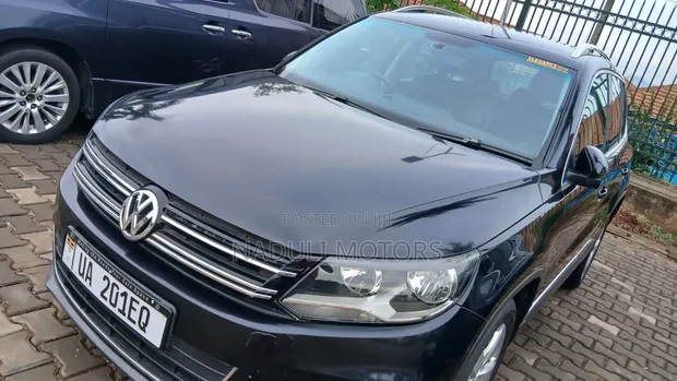 Volkswagen Tiguan 2013 Black - 1