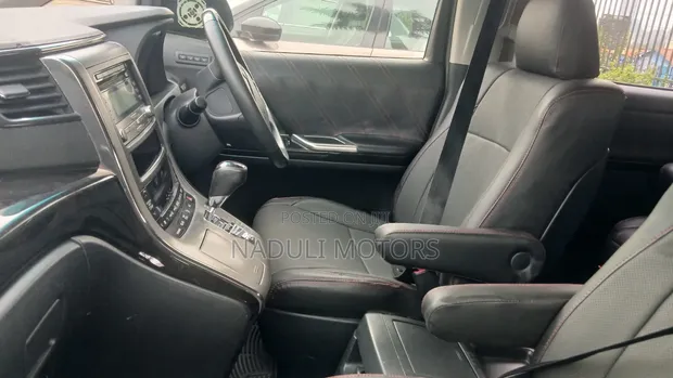 Toyota Vellfire 2014 - 1