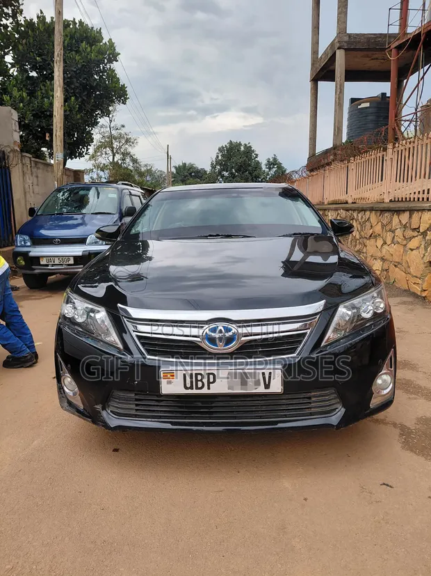 Toyota Camry 2013 Hybrid Sedan - 1