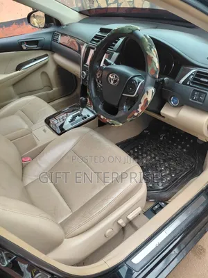 Toyota Camry 2013 Hybrid Sedan