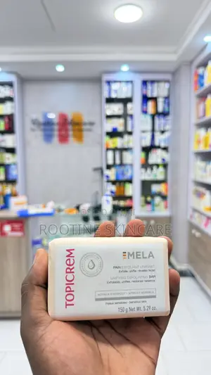 Topicrem Mela Unifying Exfoliating Restoring Soap 150g