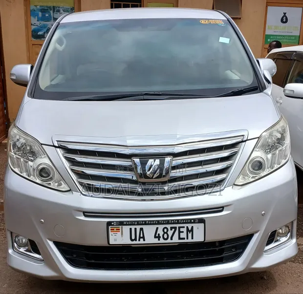Toyota Alphard 2013 Silver - 1
