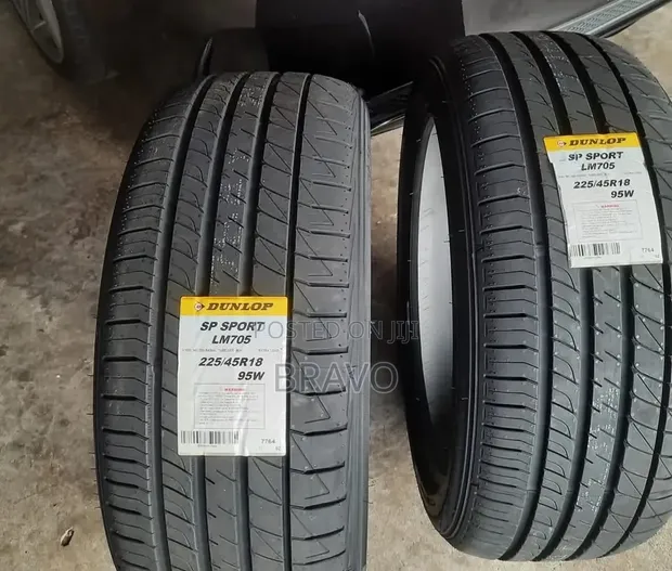 225/45R18 Dunlop Tyre - 1