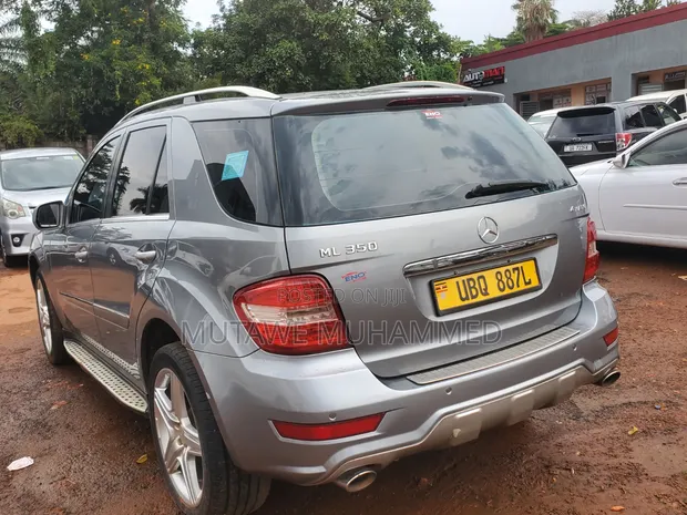Mercedes-Benz M Class 2010 Gray - 1