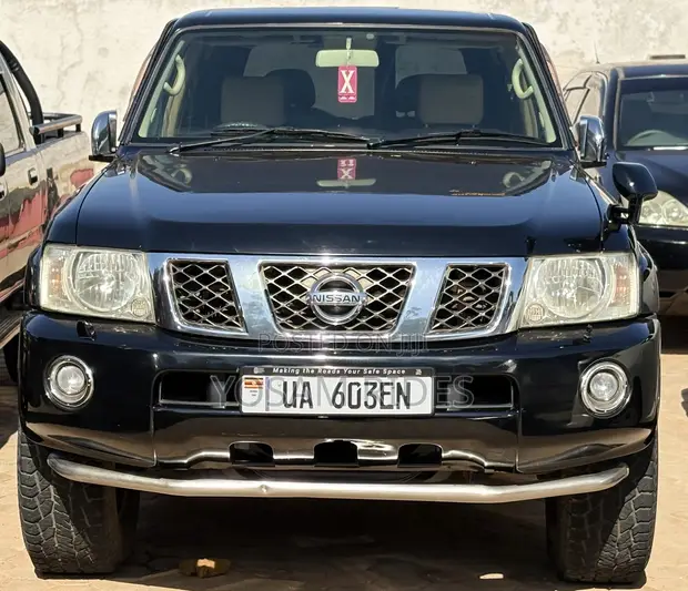 Nissan Patrol 2004 Black - 1