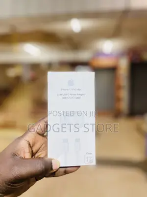 Apple 35W USB-C Power Adapter for iPhone 17 Pro Max