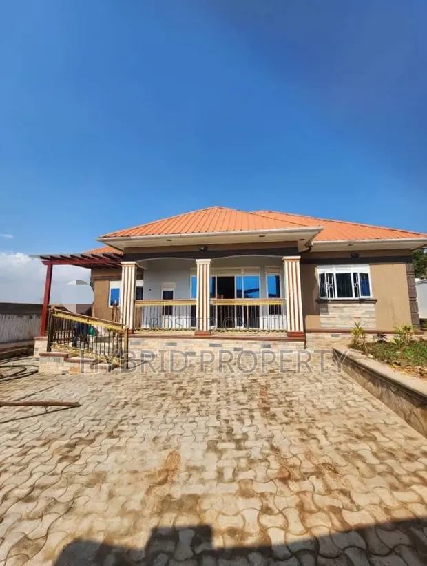 4 Bedroom House for Sale in Matugga~Kiryagonja, Gombe - 1