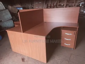 4 Seater Workstation