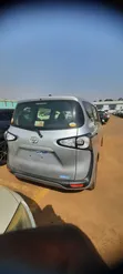 Toyota Sienta SV Premium 2014 Silver - 2