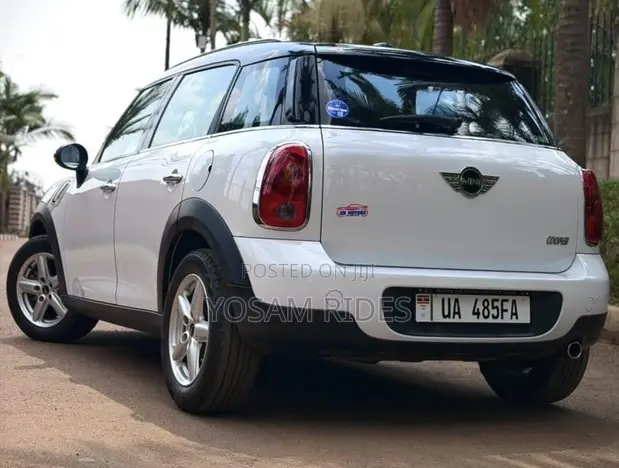 Mini Cooper Base 2013 White - 1