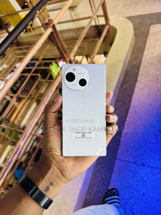 Sharp Aquos R8s Pro 256GB White - 1
