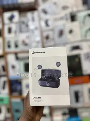 Hollyland Lark M3 Wireless Microphone Combo (4TX 2RX)