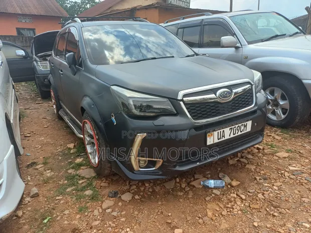 Subaru Forester 2.0XT Premium AWD 2017 Black - 1