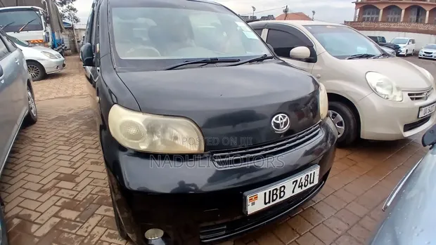 Toyota Porte 2010 Black - 1
