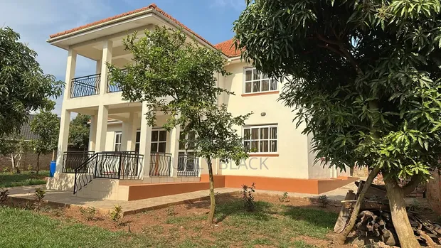 4 Bedroom House for Sale in Makindye - 1