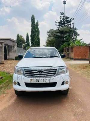Toyota Hilux 2014 White