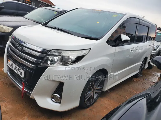 Toyota Noah 2016 White - 1