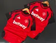Manchester United 2026/27 Training Jersey - 1