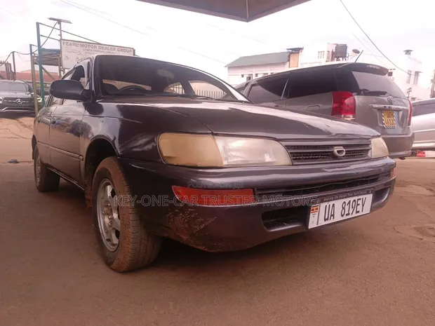 Toyota Corolla Sedan 1999 Gray - 1