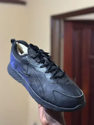 Nike Black Leather Sneakers - Used
