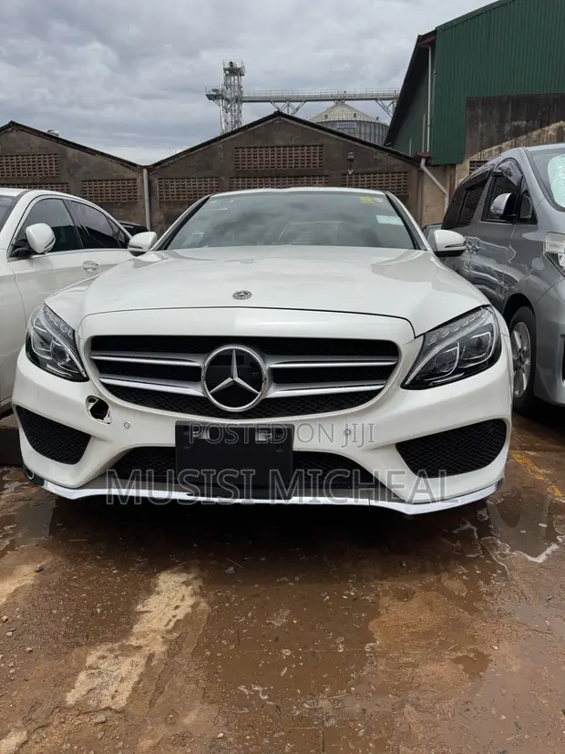 Mercedes-Benz C200 2017 White - 1