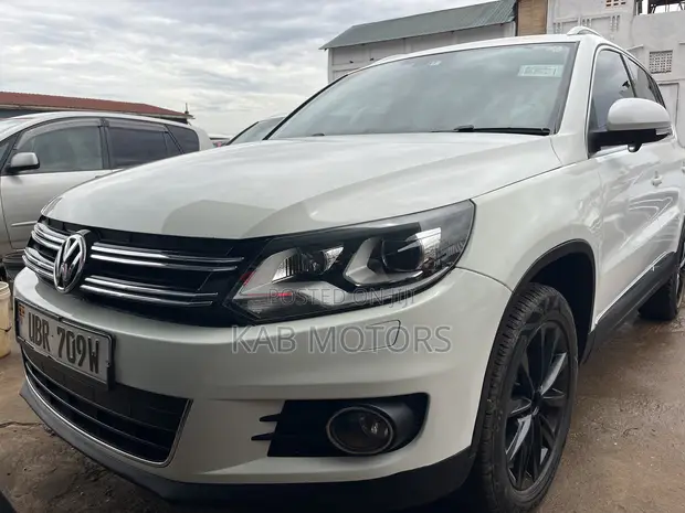 Volkswagen Tiguan 2014 White - 1