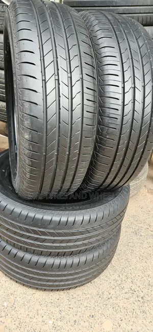 225/65R17 Bridgestone Alenza Tyres (Foreign Used)