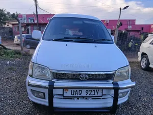 Toyota Noah 2001 - White