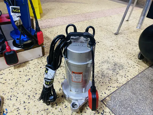 32m Submersible Water Pump (104ft) - 1HP - 1