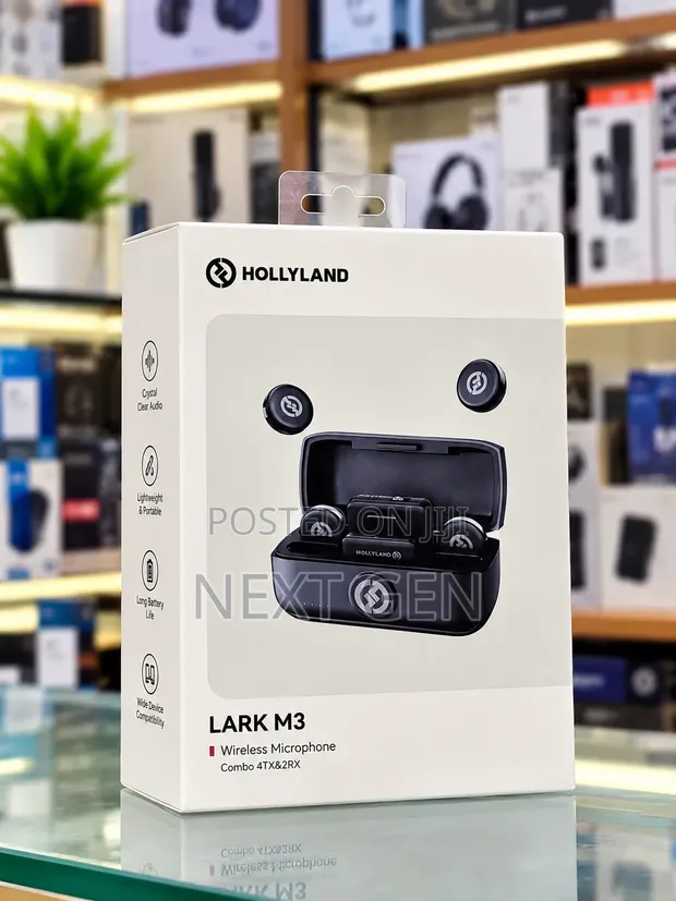 Hollyland Lark M3 Wireless Microphone Combo (4TX + 2RX) - 1