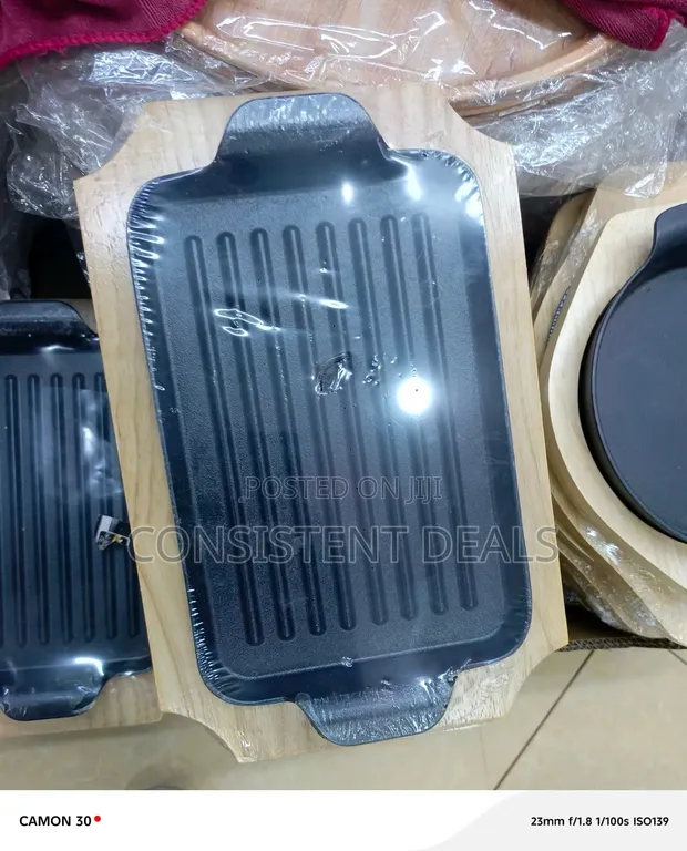 Cast Iron Grill Pan with Wooden Base - 1