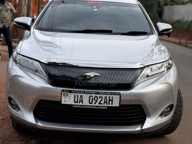 Toyota Harrier 2015 Silver - 1