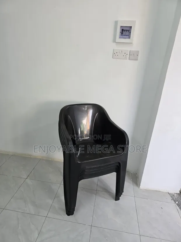 Top Quality Plastic Chairs (1 Piece) - 1