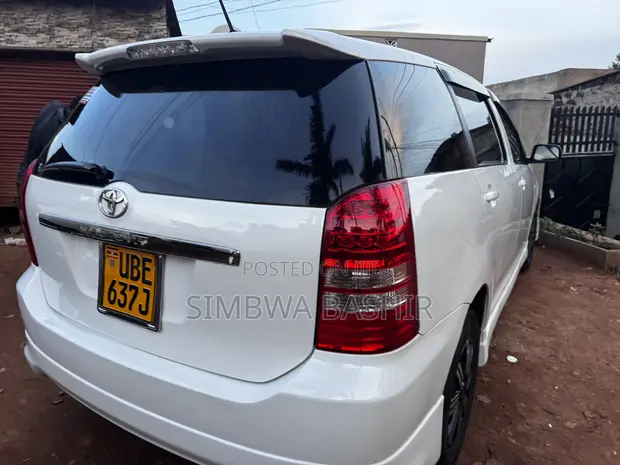Toyota Wish 2006 White - 1