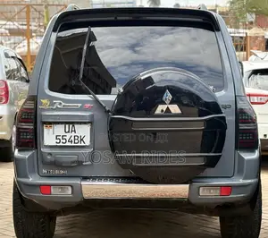 Mitsubishi Pajero 3.0 SUV 2010 Gray
