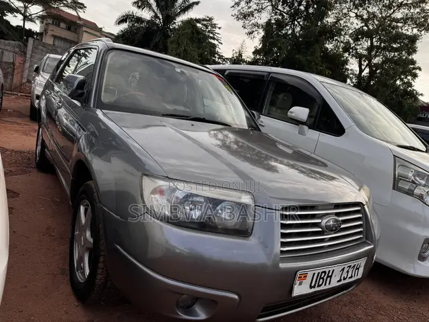 Subaru Forester 2006 Silver - 1
