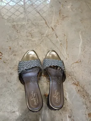 Ladies Slipper - Size 9
