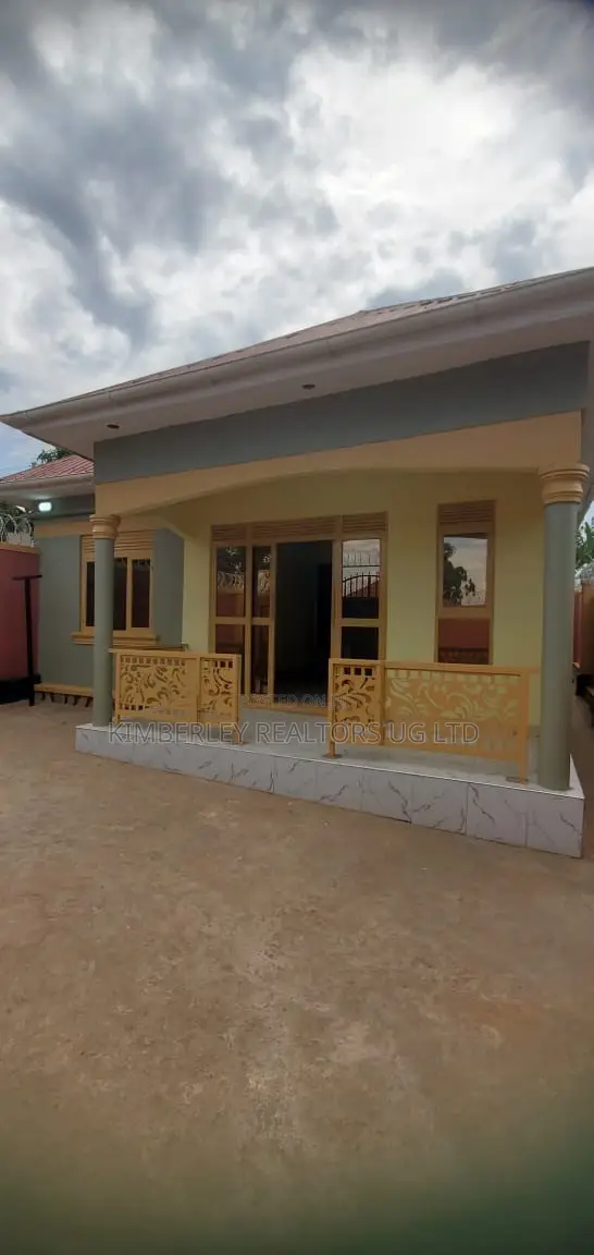 3 Bedroom House for Sale in Kagoma Town - 1