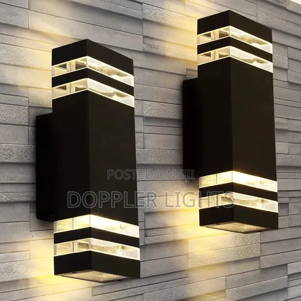 Modern Outdoor Wall Lamp - Black - 1