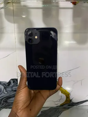 Apple iPhone 12 64GB Black