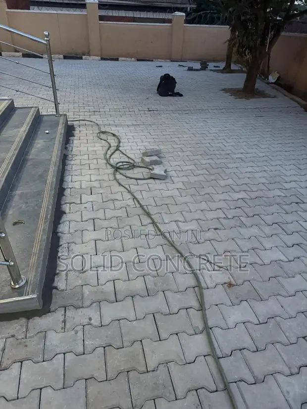Solid Concrete Bricks - Dr Fixit - 1