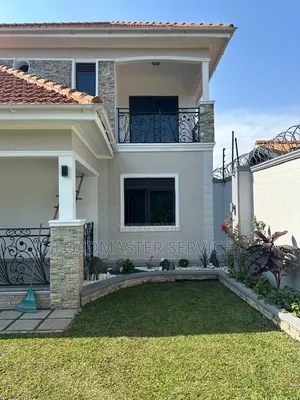 6-Bedroom House for Sale in Wakiso